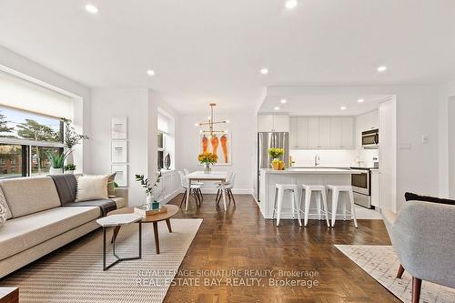 103-2 Ridelle Ave, Toronto, ON - Indoor Photo Showing Living Room