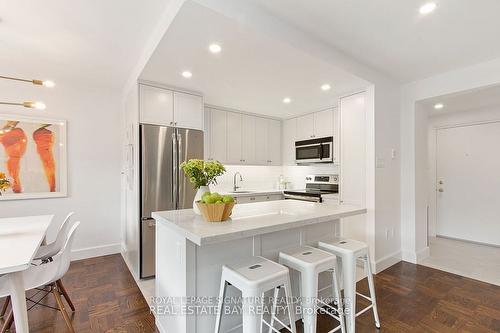 103-2 Ridelle Ave, Toronto, ON - Indoor Photo Showing Kitchen With Upgraded Kitchen