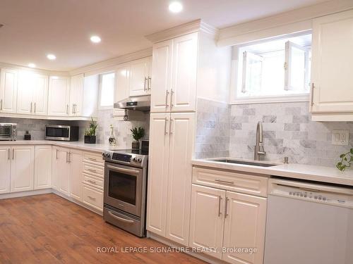 Lower-35 Summitcrest Dr, Toronto, ON - Indoor Photo Showing Kitchen With Upgraded Kitchen