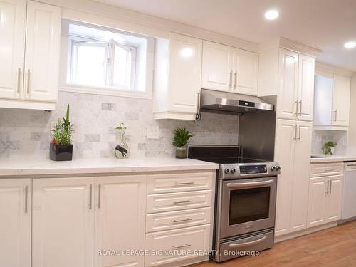 Lower-35 Summitcrest Dr, Toronto, ON - Indoor Photo Showing Kitchen