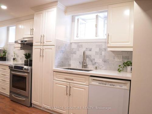 Lower-35 Summitcrest Dr, Toronto, ON - Indoor Photo Showing Kitchen