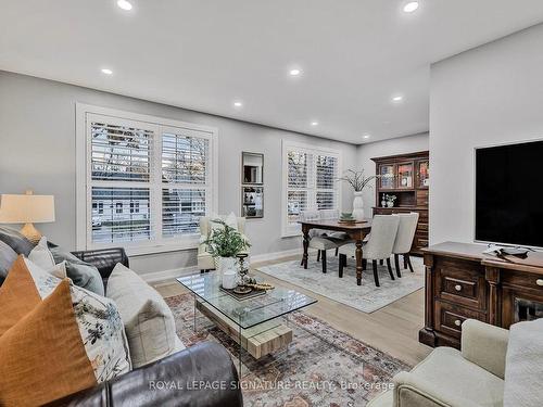 67 Frederick St, Brampton, ON - Indoor Photo Showing Living Room