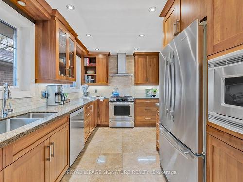 67 Frederick St, Brampton, ON - Indoor Photo Showing Kitchen With Stainless Steel Kitchen With Double Sink