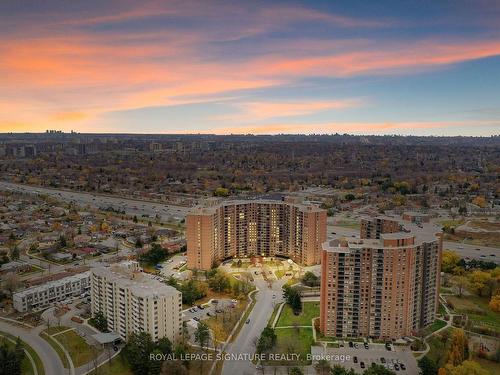 1507-716 The West Mall, Toronto, ON - Outdoor With View