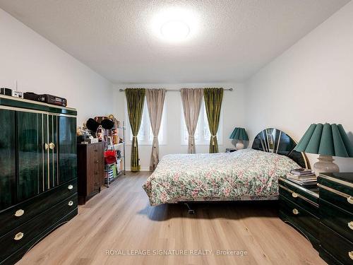 433 Tailfeather Cres, Mississauga, ON - Indoor Photo Showing Bedroom