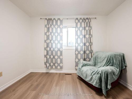 433 Tailfeather Cres, Mississauga, ON - Indoor Photo Showing Other Room