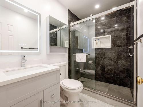 433 Tailfeather Cres, Mississauga, ON - Indoor Photo Showing Bathroom