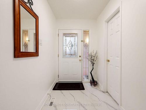 433 Tailfeather Cres, Mississauga, ON - Indoor Photo Showing Other Room