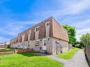 9-293 Limeridge Rd W, Hamilton, ON  - Outdoor 