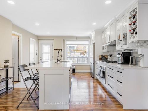 9-293 Limeridge Rd W, Hamilton, ON - Indoor Photo Showing Kitchen With Upgraded Kitchen