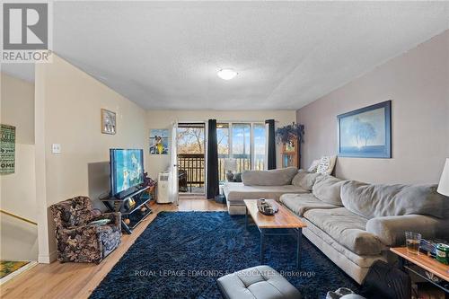 475 Dominion Street, Pembroke, ON - Indoor Photo Showing Living Room