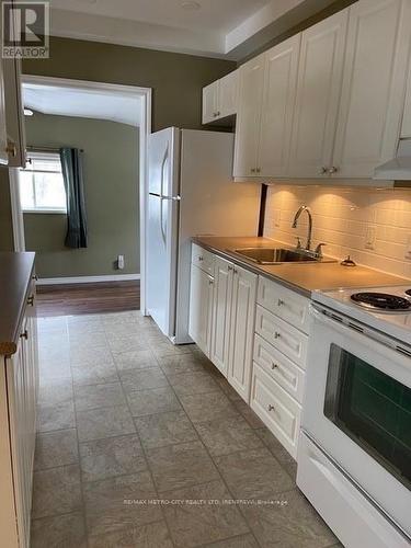 146 Patrick Avenue, Renfrew, ON - Indoor Photo Showing Kitchen