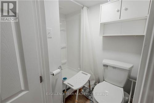 126 Eighth Street, Cornwall (717 - Cornwall), ON - Indoor Photo Showing Bathroom