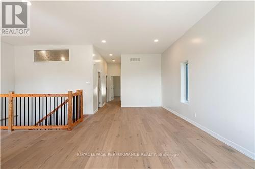 14 King Street, Cornwall, ON - Indoor Photo Showing Other Room