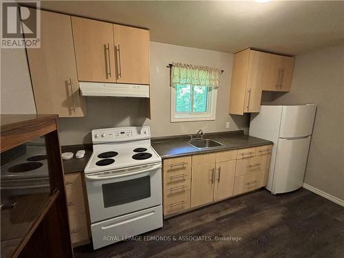 595 Isabella Street, Pembroke, ON - Indoor Photo Showing Kitchen