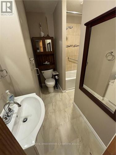 595 Isabella Street, Pembroke, ON - Indoor Photo Showing Bathroom