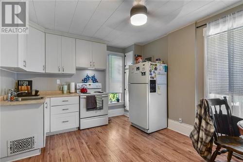 18 Havelock Street, Brockville (810 - Brockville), ON - Indoor Photo Showing Kitchen