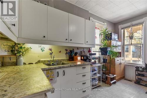 18 Havelock Street, Brockville, ON - Indoor Photo Showing Kitchen With Double Sink