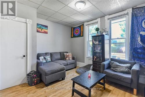 18 Havelock Street, Brockville, ON - Indoor Photo Showing Living Room