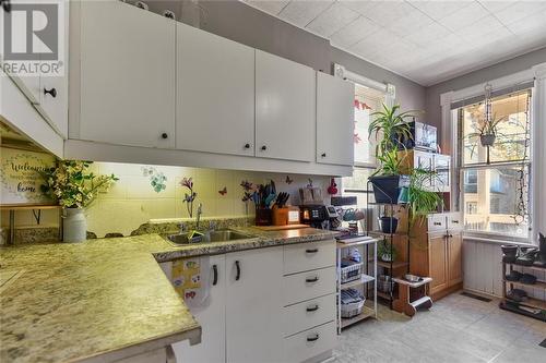 18 Havelock Street, Brockville (810 - Brockville), ON - Indoor Photo Showing Kitchen With Double Sink