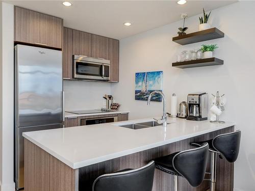 910-728 Yates St, Victoria, BC - Indoor Photo Showing Kitchen With Double Sink With Upgraded Kitchen