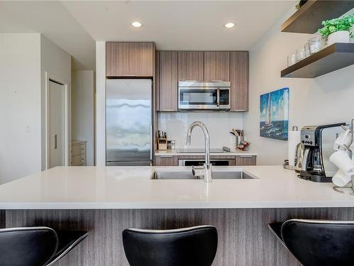 910-728 Yates St, Victoria, BC - Indoor Photo Showing Kitchen With Double Sink With Upgraded Kitchen