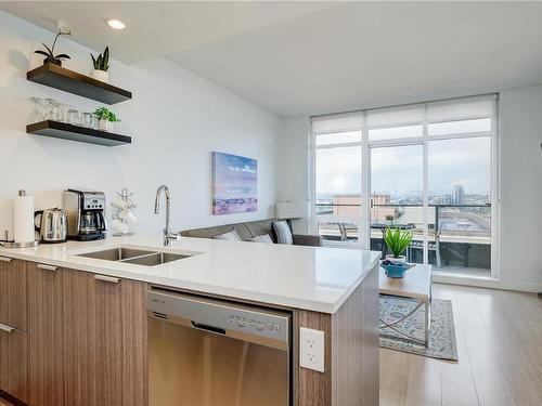 910-728 Yates St, Victoria, BC - Indoor Photo Showing Kitchen With Double Sink With Upgraded Kitchen