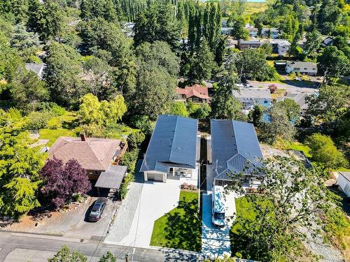 950 Tulip Ave, Saanich, BC 