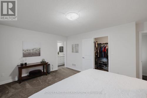 711 Springwood Crescent, London, ON - Indoor Photo Showing Bedroom