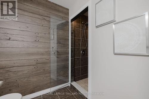 711 Springwood Crescent, London, ON - Indoor Photo Showing Bathroom