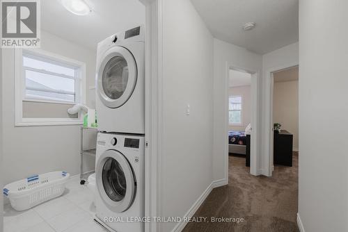 711 Springwood Crescent, London, ON - Indoor Photo Showing Laundry Room