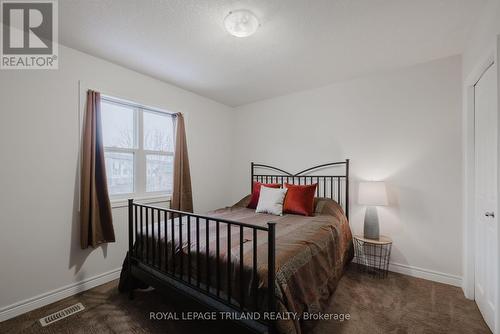 711 Springwood Crescent, London, ON - Indoor Photo Showing Bedroom