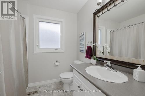 711 Springwood Crescent, London, ON - Indoor Photo Showing Bathroom