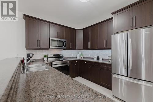 711 Springwood Crescent, London, ON - Indoor Photo Showing Kitchen With Double Sink