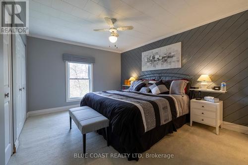 5848 Douglas Line, Plympton-Wyoming (Plympton Wyoming), ON - Indoor Photo Showing Bedroom