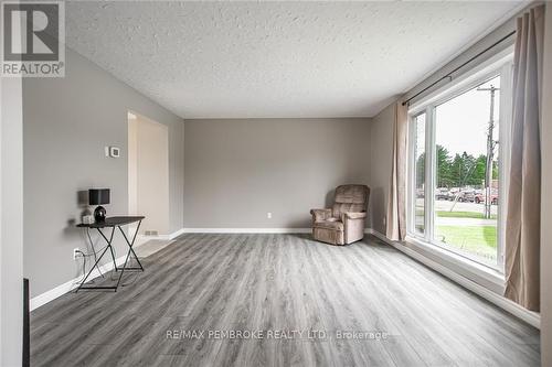 20-20A Herman Street, Petawawa, ON - Indoor