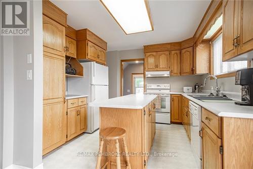 20-20A Herman Street, Petawawa, ON - Indoor Photo Showing Kitchen