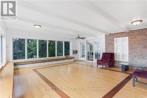 1050 King Street, Champlain, ON - Indoor Photo Showing Living Room