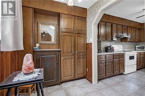 62 Pine Street, Stormont, Dundas And Glengarry, ON - Indoor Photo Showing Kitchen