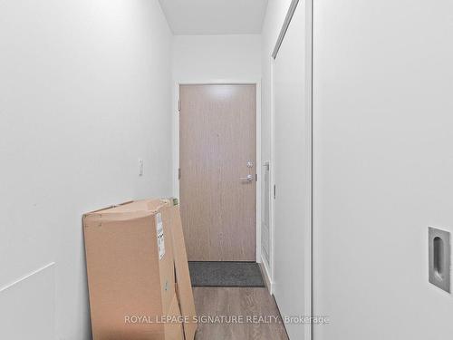 1311-215 Queen St W, Toronto, ON - Indoor Photo Showing Other Room