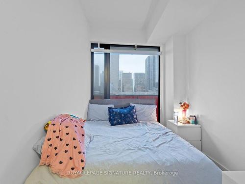 1311-215 Queen St W, Toronto, ON - Indoor Photo Showing Bedroom