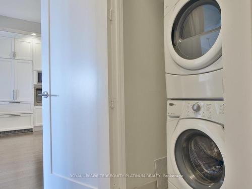 4802-300 Front St W, Toronto, ON - Indoor Photo Showing Laundry Room