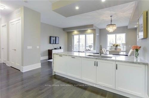 4802-300 Front St W, Toronto, ON - Indoor Photo Showing Kitchen