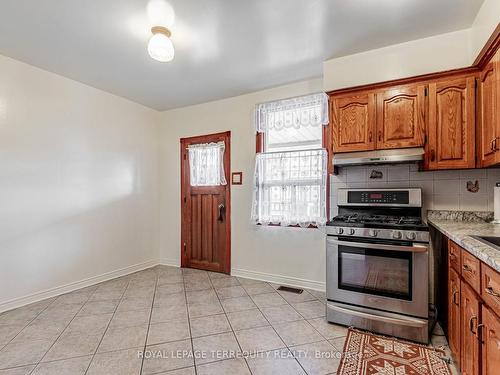 301 Oakwood Ave, Toronto, ON - Indoor Photo Showing Kitchen