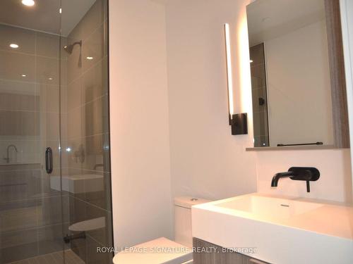 1410-127 Broadway Ave, Toronto, ON - Indoor Photo Showing Bathroom