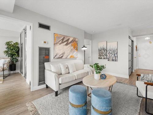 330-1880 Valley Farm Rd, Pickering, ON - Indoor Photo Showing Living Room