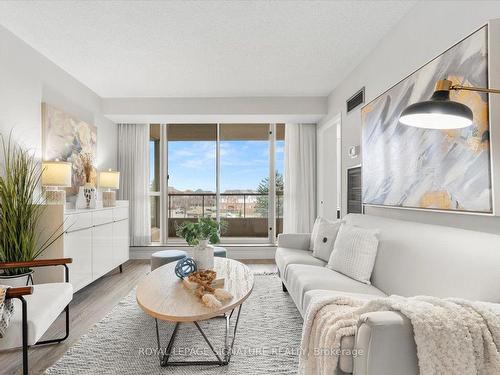 330-1880 Valley Farm Rd, Pickering, ON - Indoor Photo Showing Living Room