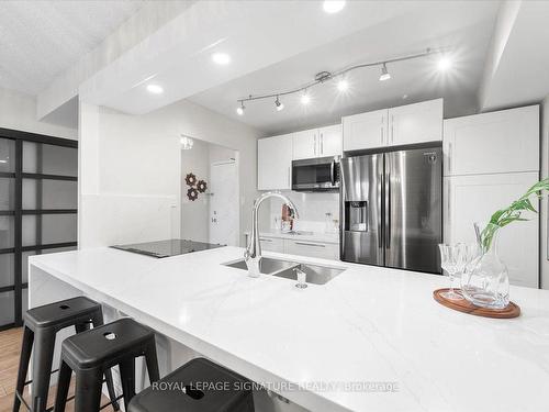 330-1880 Valley Farm Rd, Pickering, ON - Indoor Photo Showing Kitchen With Double Sink With Upgraded Kitchen