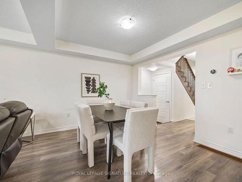 626 Laking Terr, Milton, ON - Indoor Photo Showing Dining Room