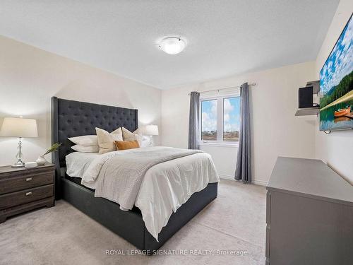 626 Laking Terr, Milton, ON - Indoor Photo Showing Bedroom